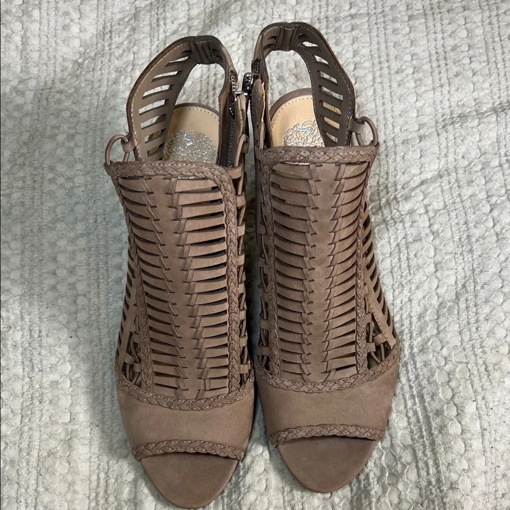 Vince Camuto Brown Cutout Sandals size 10